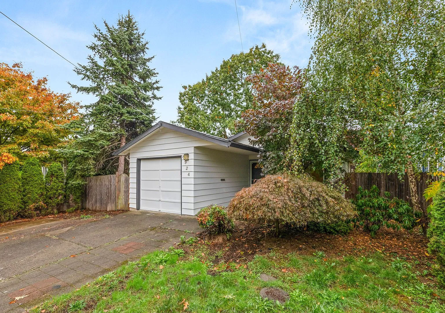 3 bedroom, 2 bath single-family home now available in SE Portland! — Photo 3