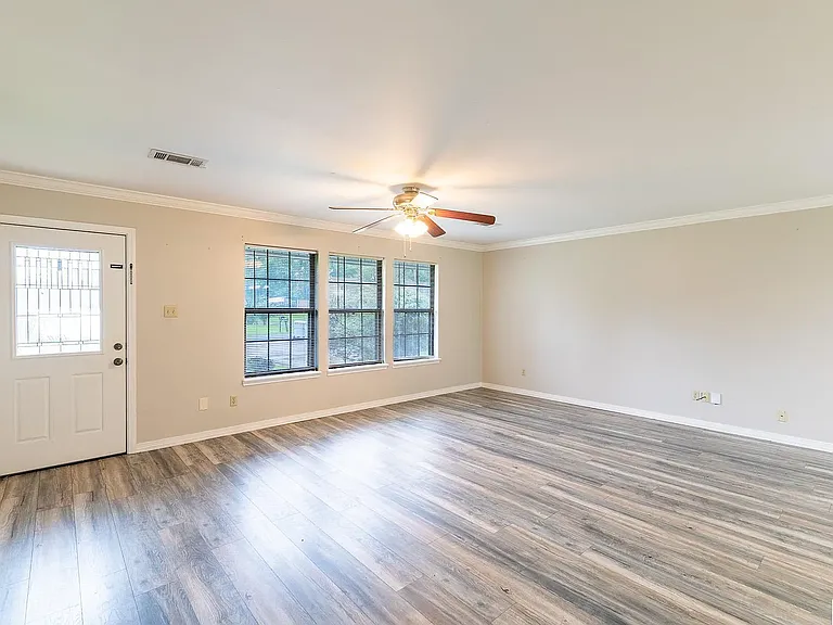 204 Bunker Hill Rd — Photo 3