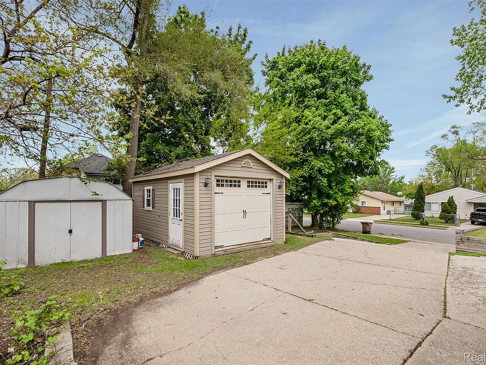 649 Lounsbury Ave, photo 23