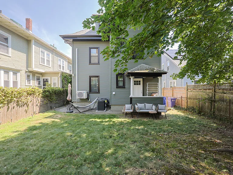 122 Elmgrove Ave #124-2L — Photo 11