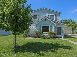 23200 Socia St, Saint Clair Shores, MI