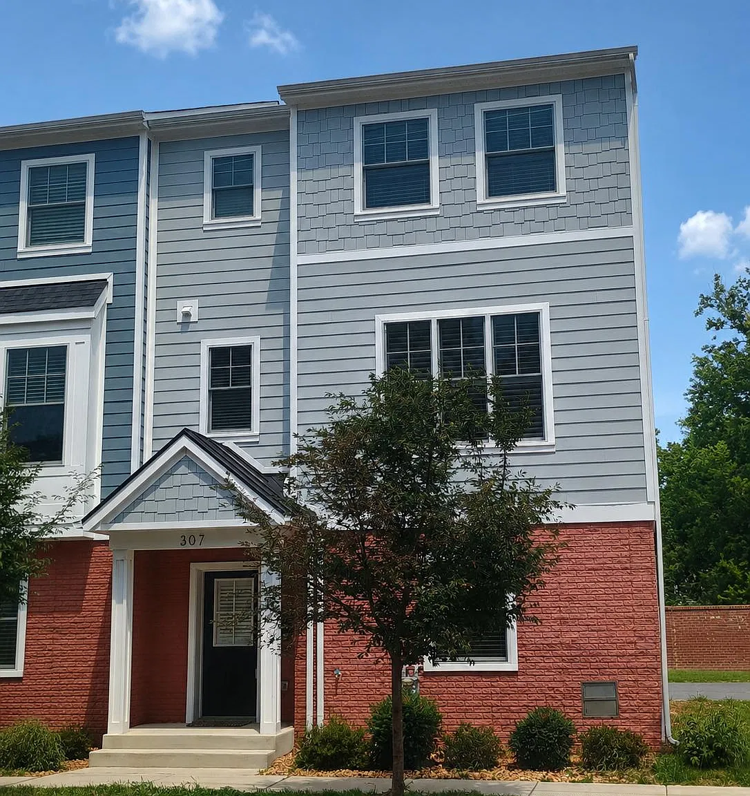3 bed, 2.5 bath, 2200 sqft, $2,999 — Photo 1
