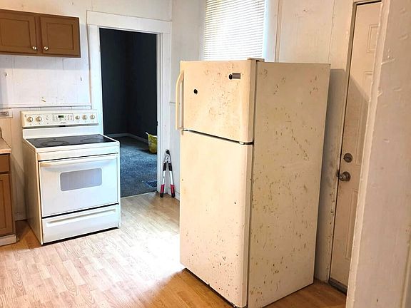 4th image of 1134 Central Ave