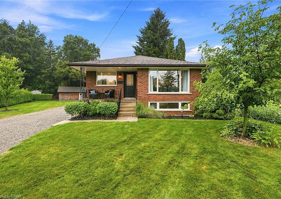 1st image of 10 Taylor Cres