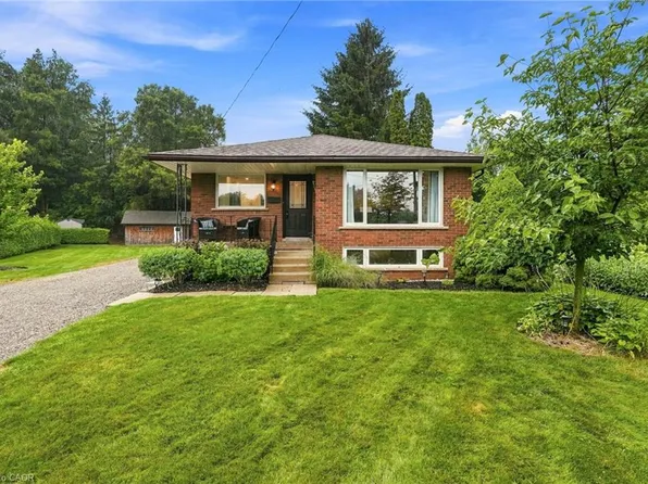 10 Taylor Cres, Hamilton, ON L9H 6B3