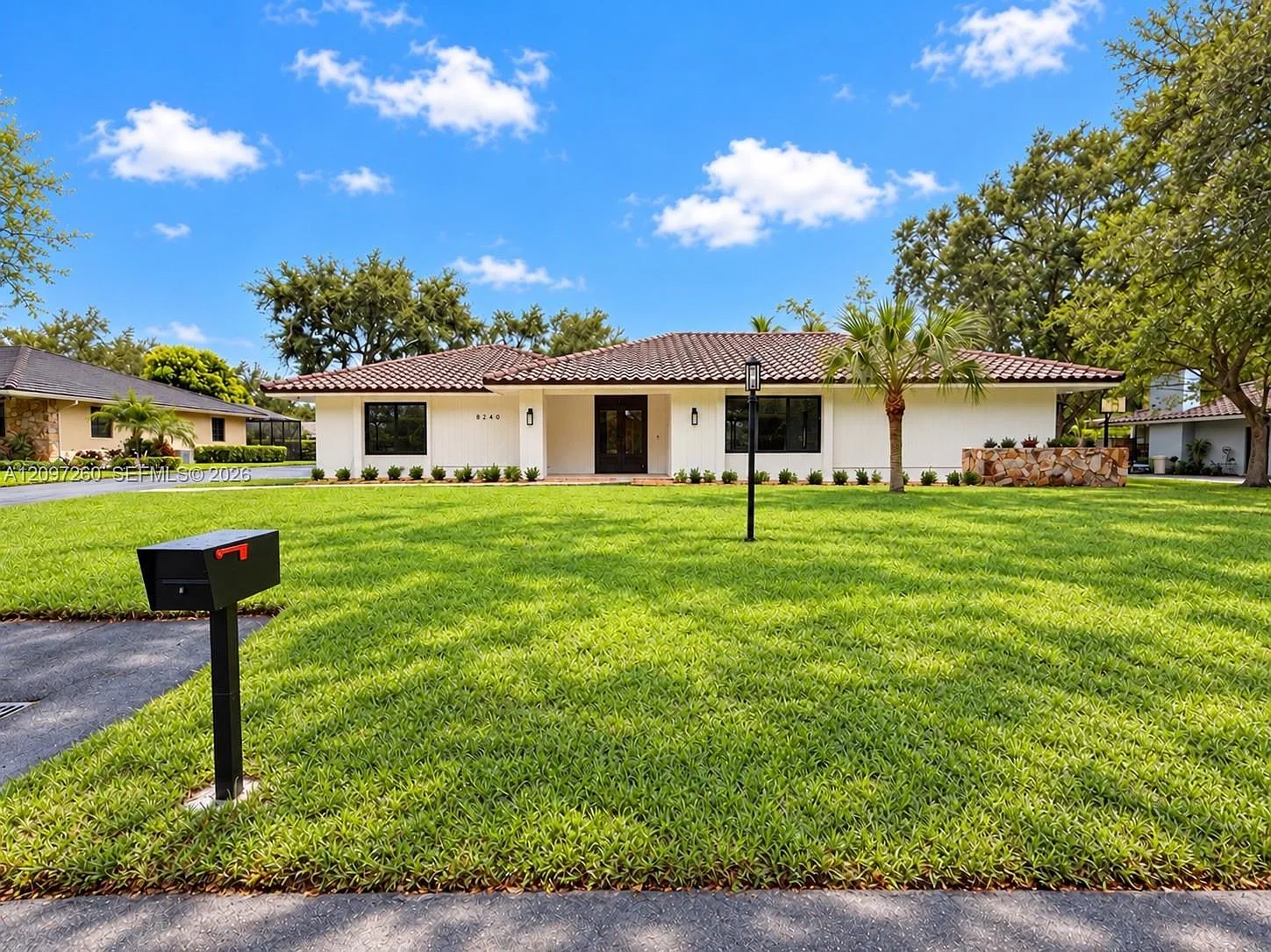 Kendall Oaks — Photo 1