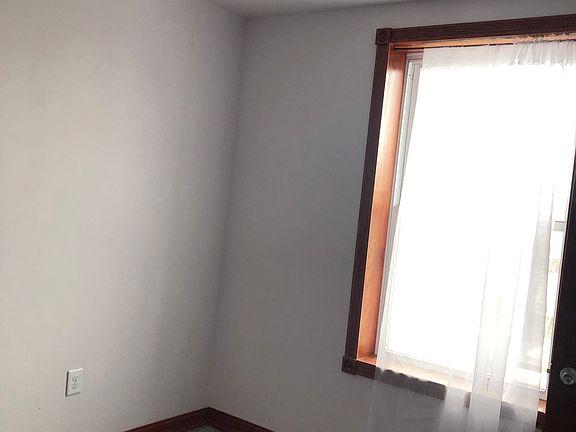2nd image of 3816 Hemlock St Unit 2