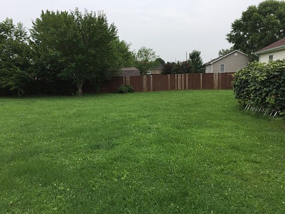 4th image of 124 Greyrock Dr