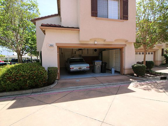 2nd image of 2856 Hemlock Ave