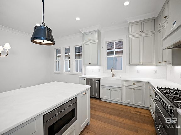 5th image of 852 Geranium Dr