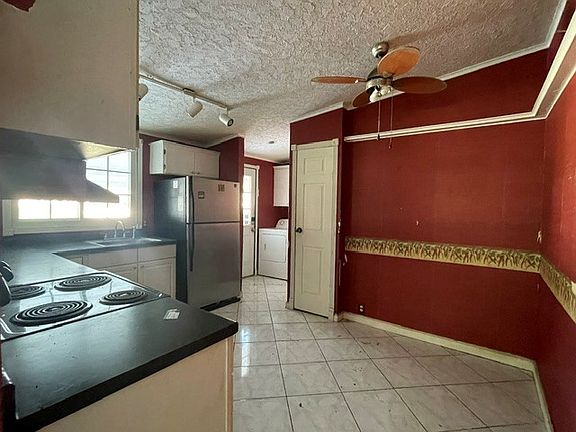 4th image of 834 Sunbird Ter #89