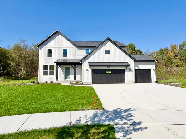 5859 Valley Point Dr SE, Caledonia, MI 49316