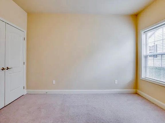 4th image of 3752 Oakley Ln #3752