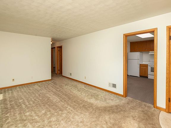 5th image of 911 13th Ave NW