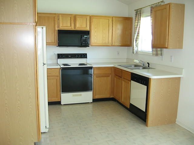 2nd image of 737 Ripplebrook Dr
