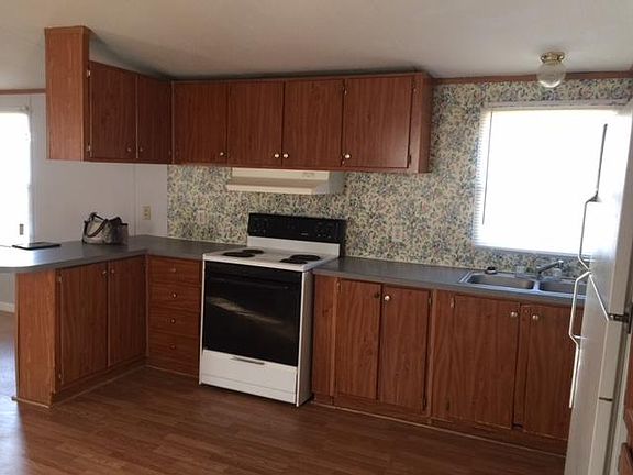 3rd image of 4262 Jennifer Ln