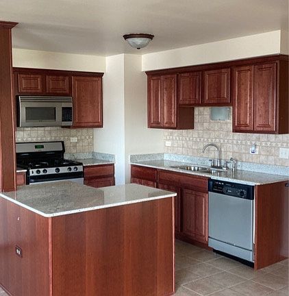4th image of 9937 S Cicero Ave APT 408