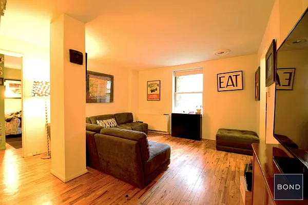 Rented by Bond New York | media 42