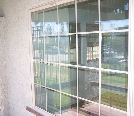 3rd image of 805 W 97th St