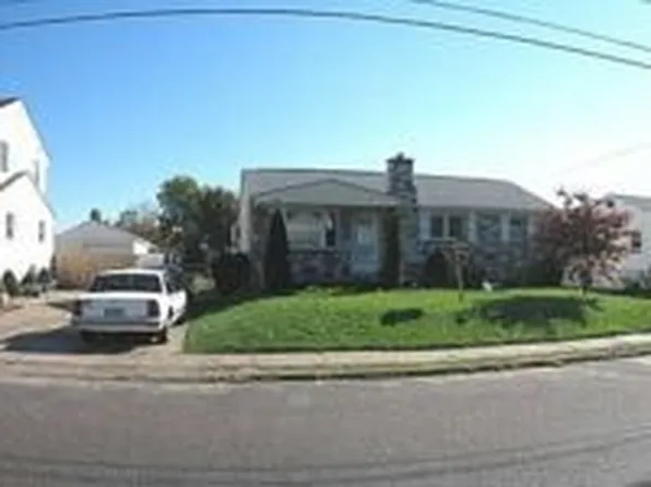 24 Collins Ln, Maple Shade, NJ 08052