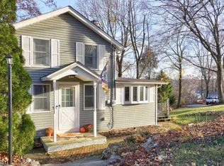 31 Highland Ave, Stanhope Boro, NJ 07874