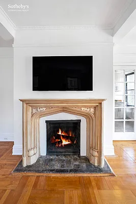 Sold by Sotheby's International Realty | media 3