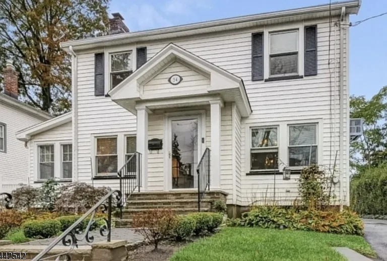 34 Cypress St — Photo 2