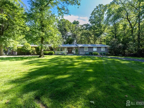 15 Heritage Ln, Scotch Plains, NJ 07076