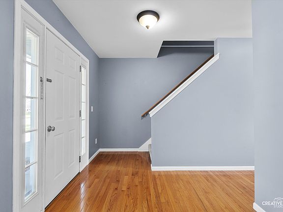 4th image of 1306 Evergreen Ln