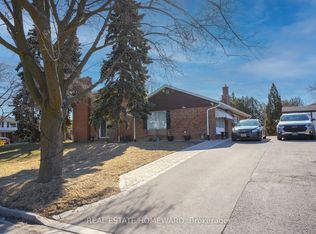 4 Moorecroft Cres, Toronto, ON M1K3V1