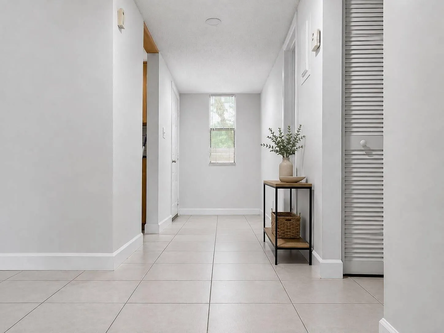 2 bed, 2.0 bath, 1190 sqft, $2,200 — Photo 3