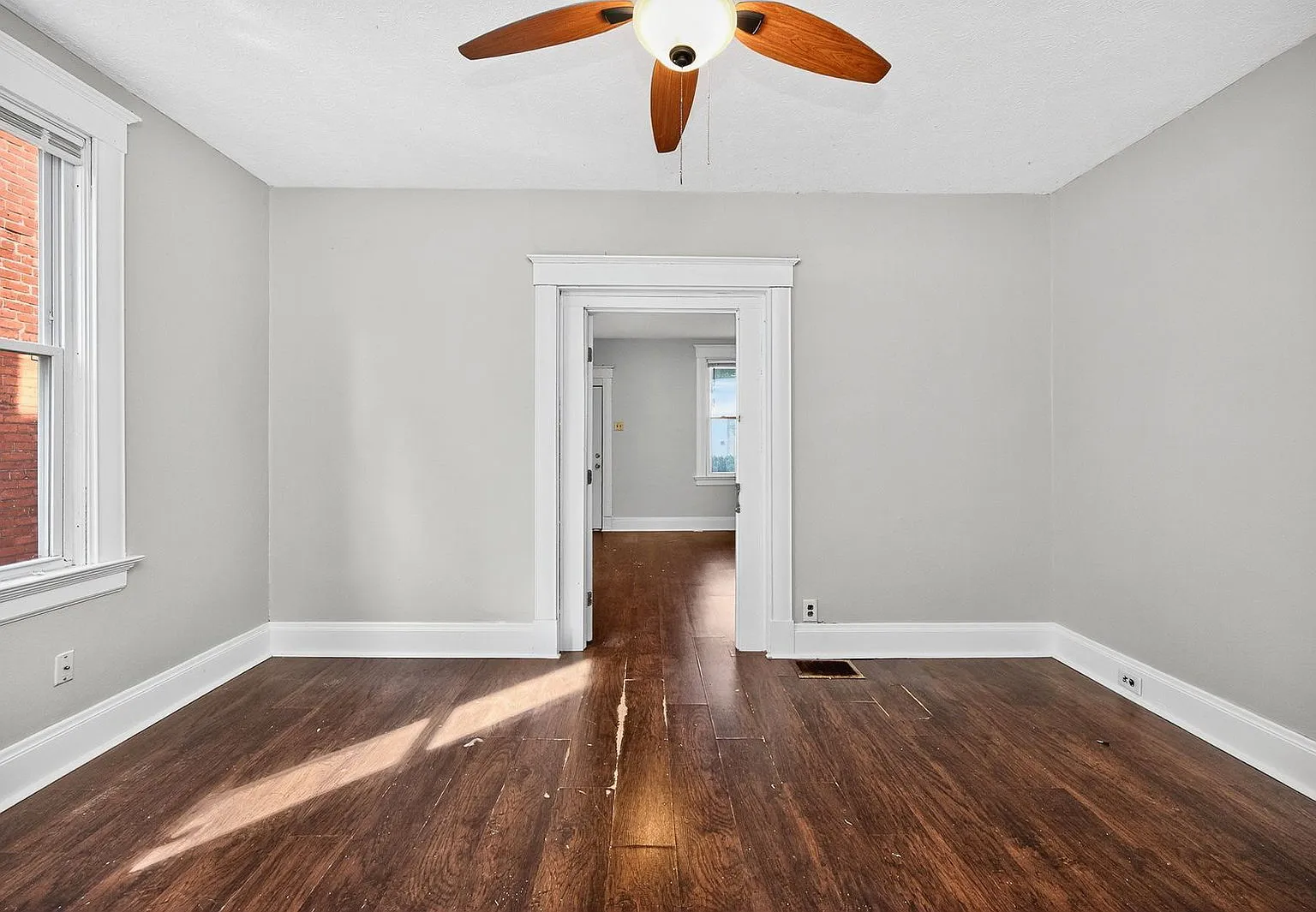 6 bed, 2.0 bath, $2,895 — Photo 4