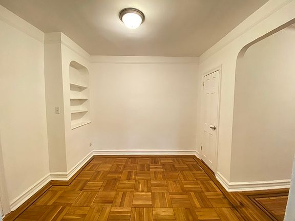 5th image of 909 E 29th St APT 2K