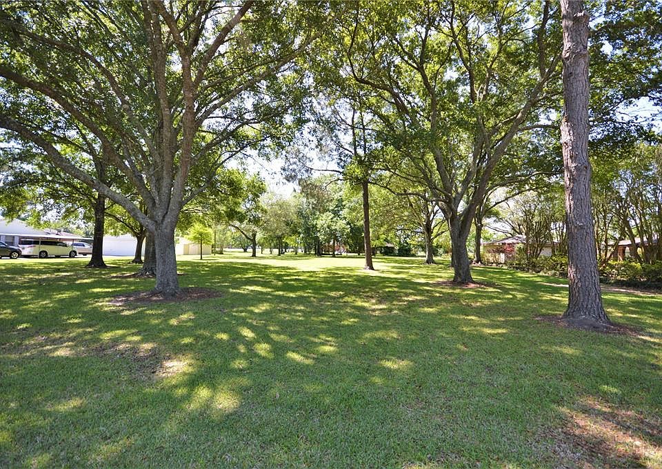 1st image of 6202 Kelly Dr
