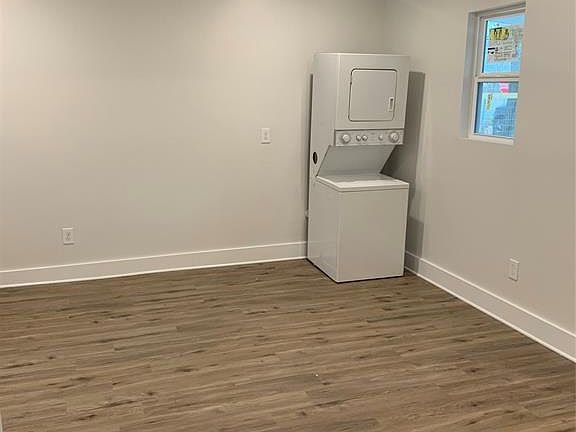 3rd image of 548R Majestic St