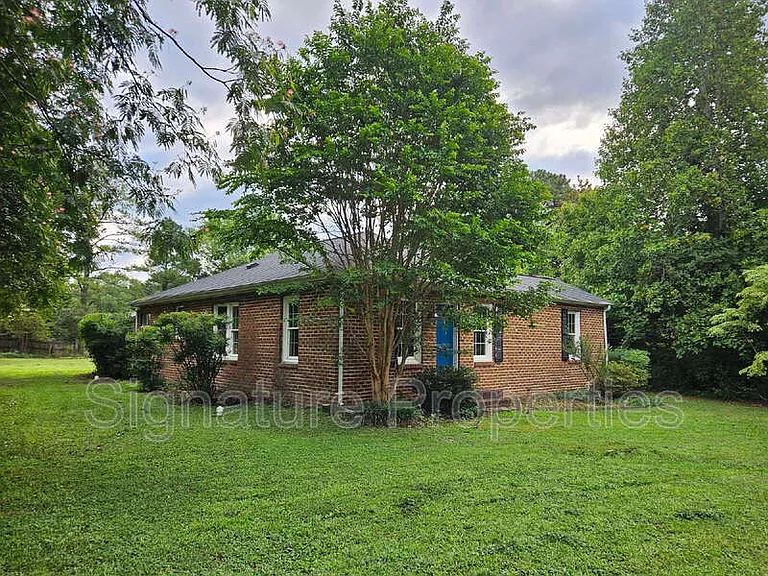 8304 Michael Rd — Photo 2