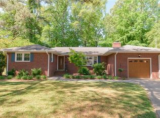 10 Lucerne Cir, Newport News, VA 23606