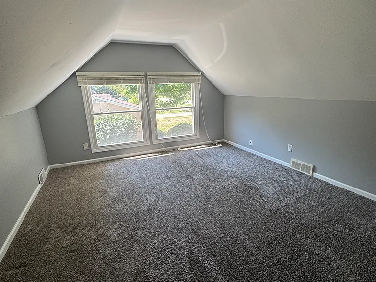 6355 Southgrove Rd — Photo 14