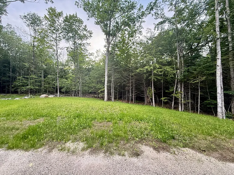 192 Center Rd — Photo 40