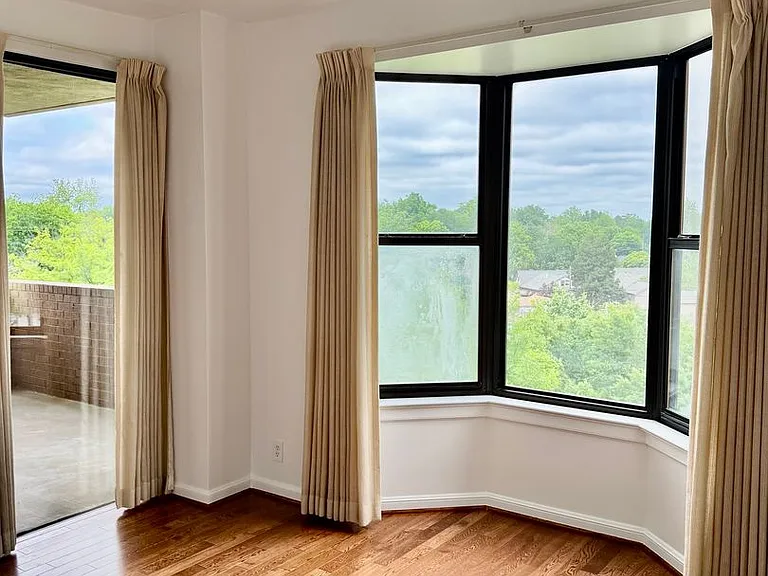 2121 S Yorktown Ave #602 — Photo 9