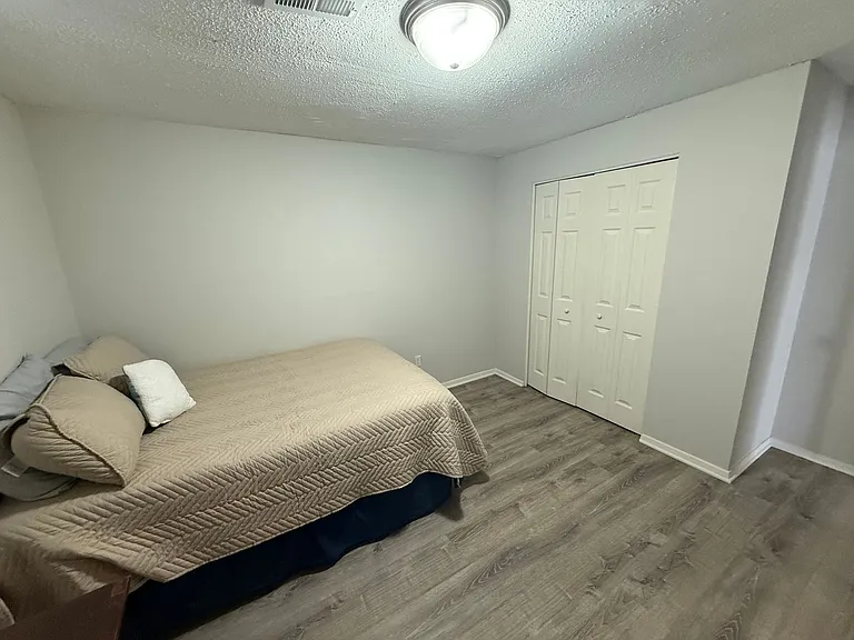 207 Wheaton Ct — Photo 21
