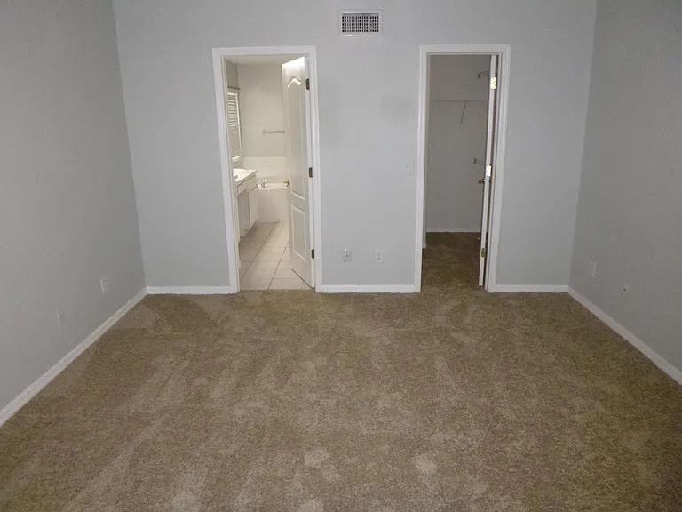 19146 Cypress Green Dr — Photo 10