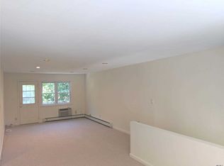 4 Anchorage Ln APT 4B, Oyster Bay, NY 11771