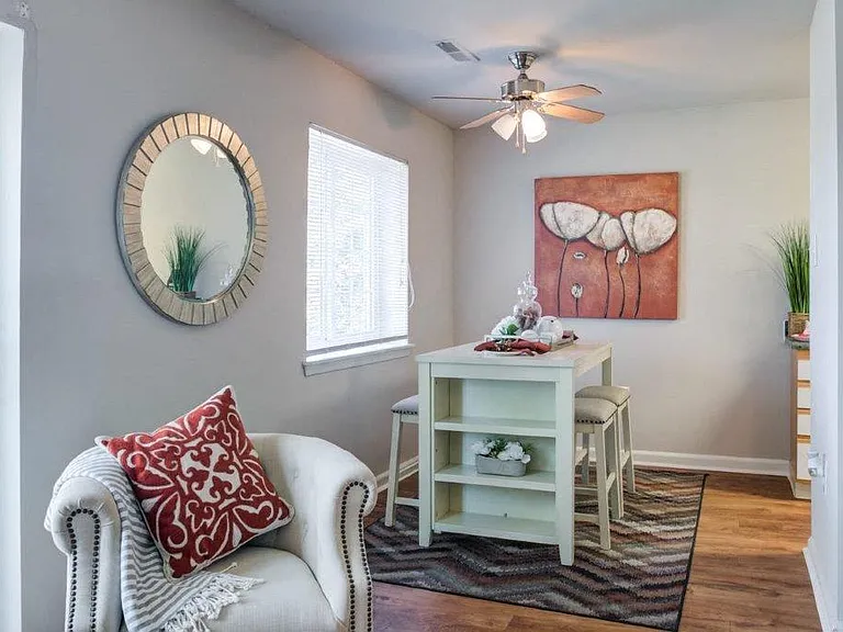Eagles Crest Apartment Homes — Photo 8