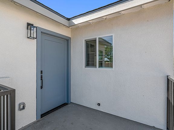 2nd image of 10524 Cole Rd #10526