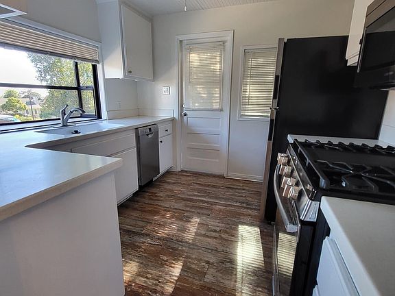 4th image of 77 E Laurel Ave