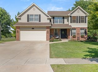 1329 Foxbend Dr, Sycamore, IL 60178