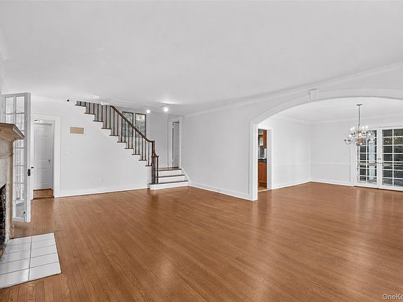 4th image of 11 Wyndham Road