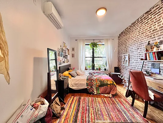 Rented by ERNY LLC | media 10