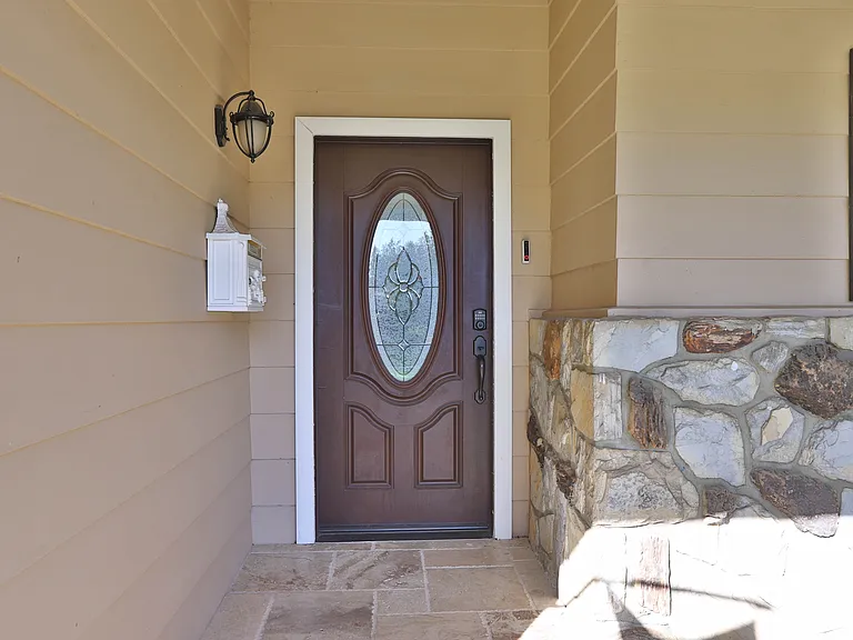 4835 Cliffside Dr — Photo 4